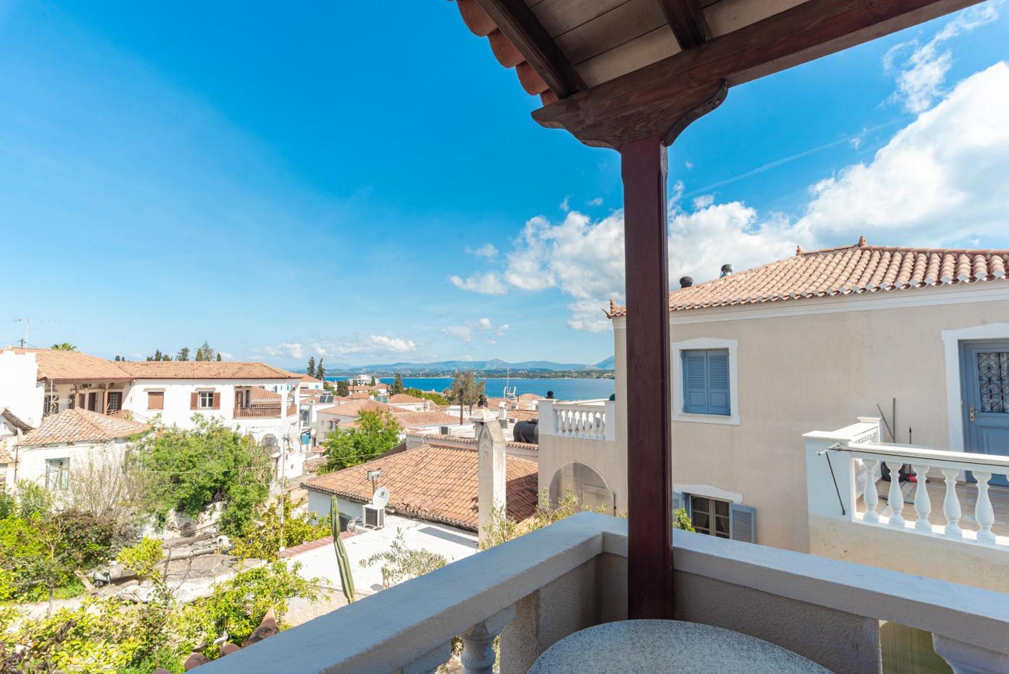 Theo Studios & Apartments Spetses Town Extérieur photo