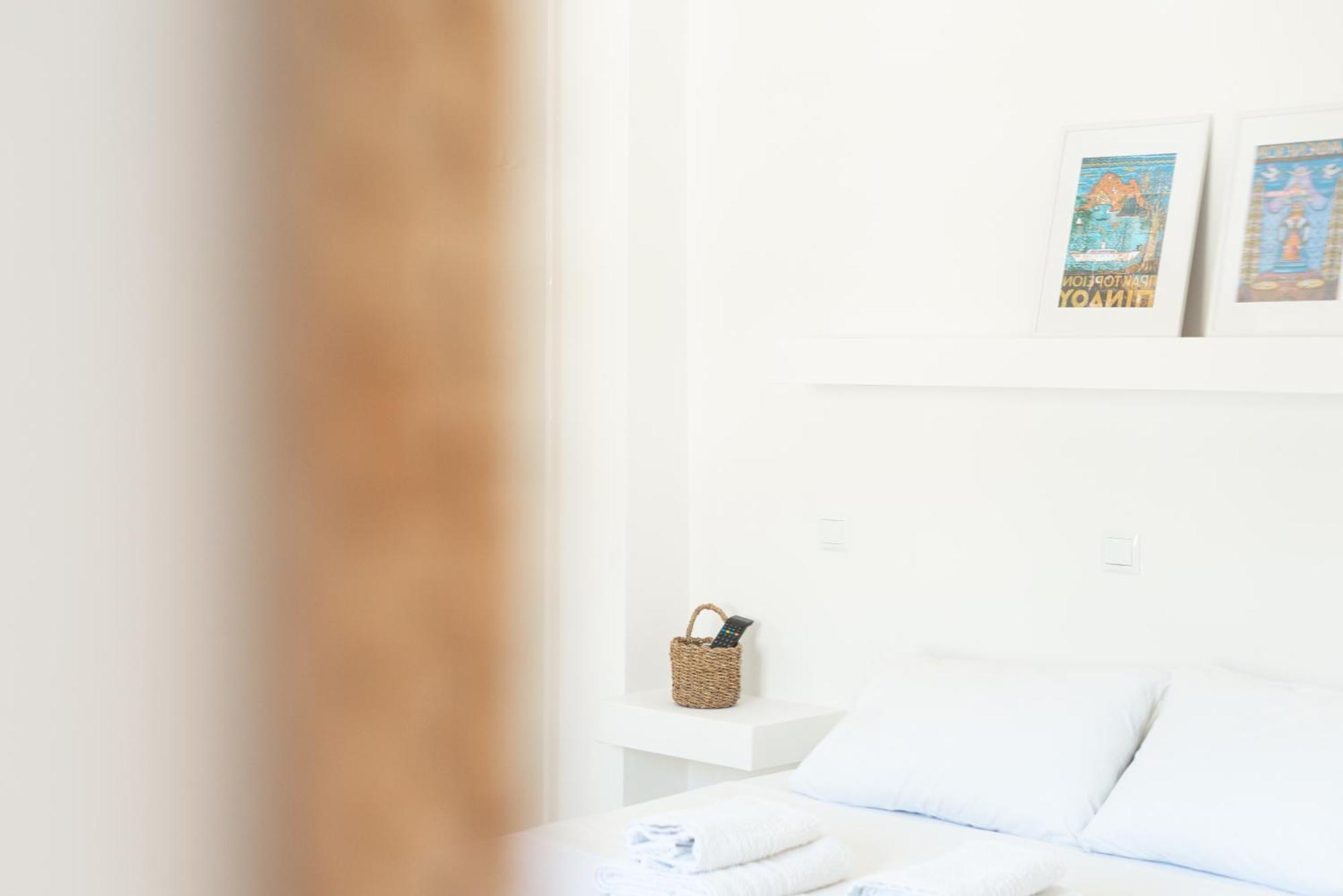 Theo Studios & Apartments Spetses Town Extérieur photo