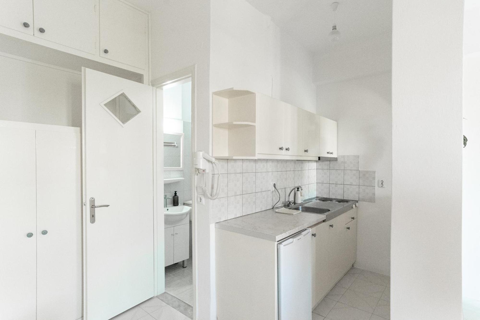 Theo Studios & Apartments Spetses Town Extérieur photo