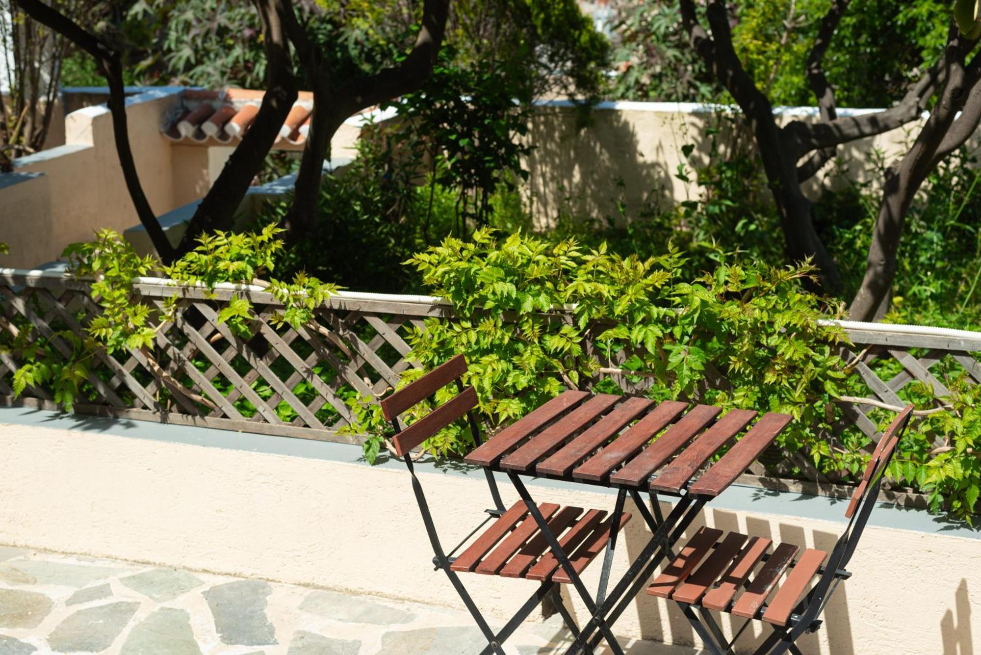 Theo Studios & Apartments Spetses Town Extérieur photo