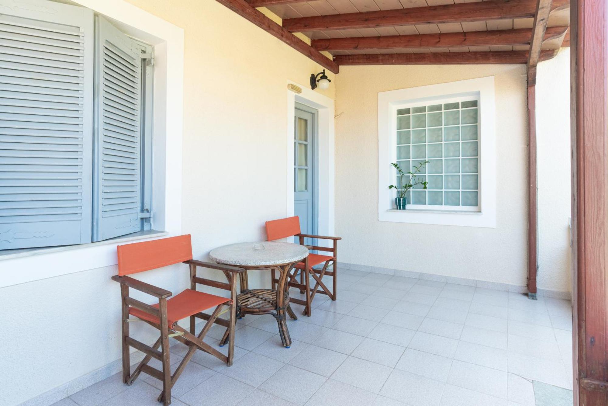 Theo Studios & Apartments Spetses Town Extérieur photo