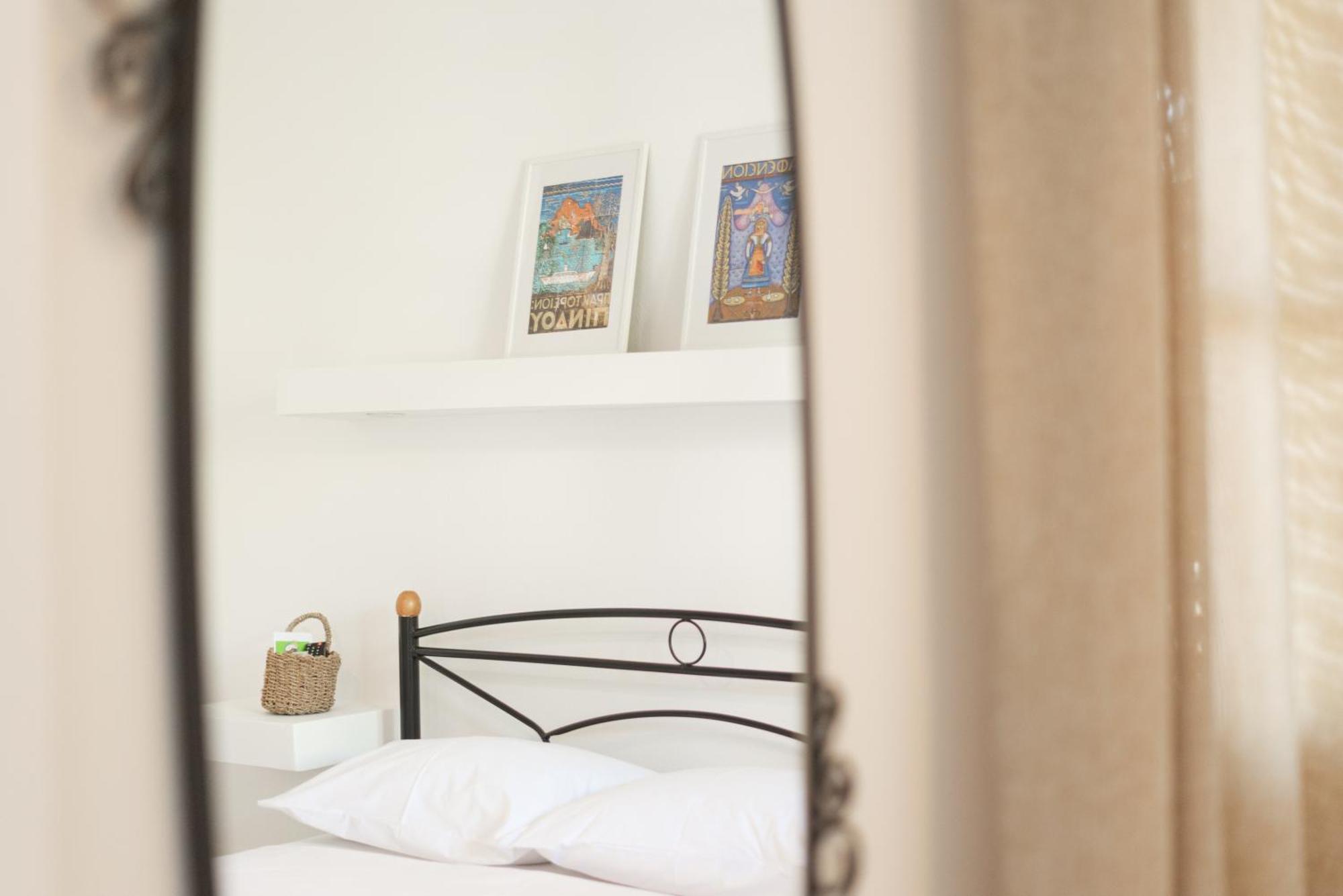 Theo Studios & Apartments Spetses Town Extérieur photo