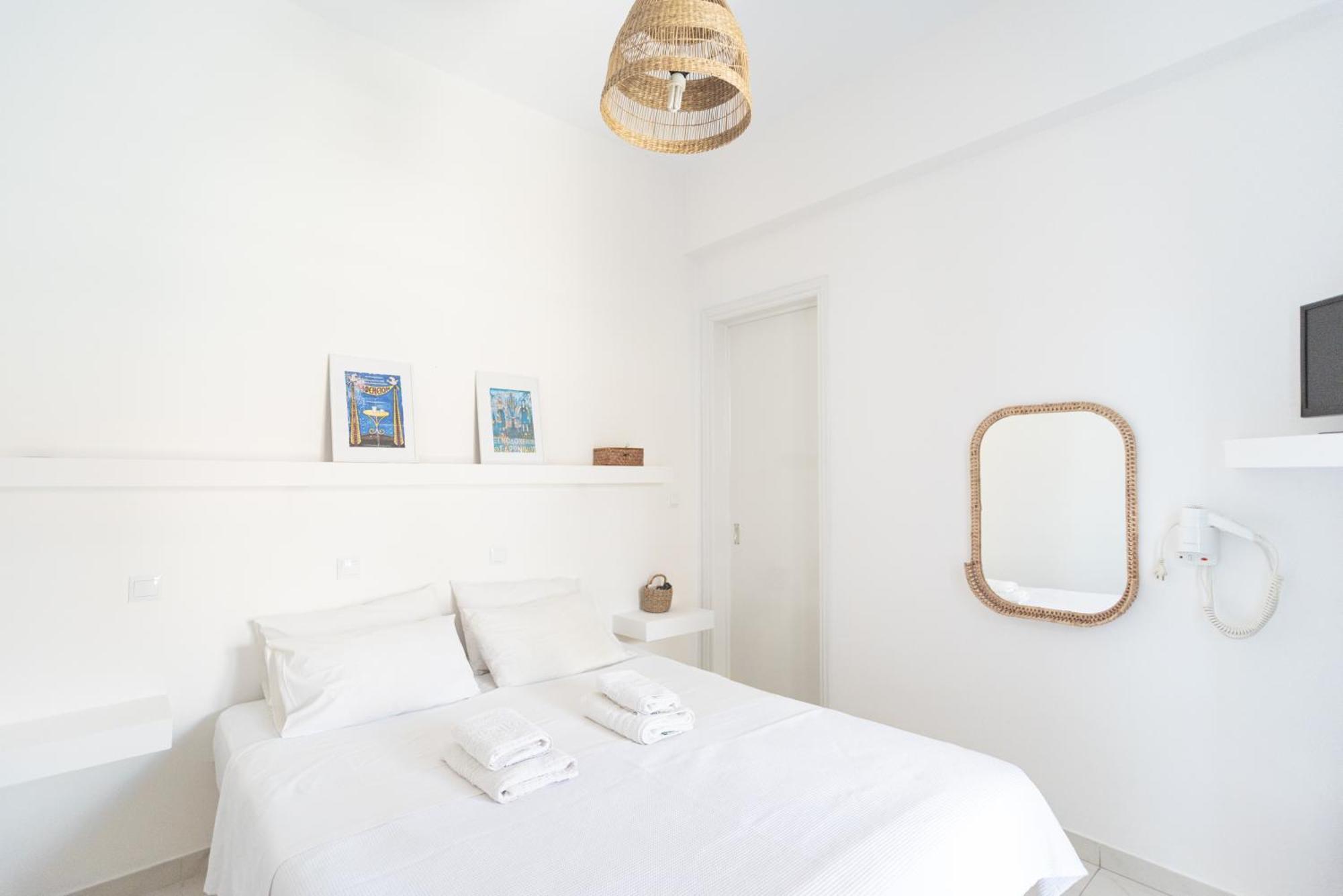 Theo Studios & Apartments Spetses Town Extérieur photo